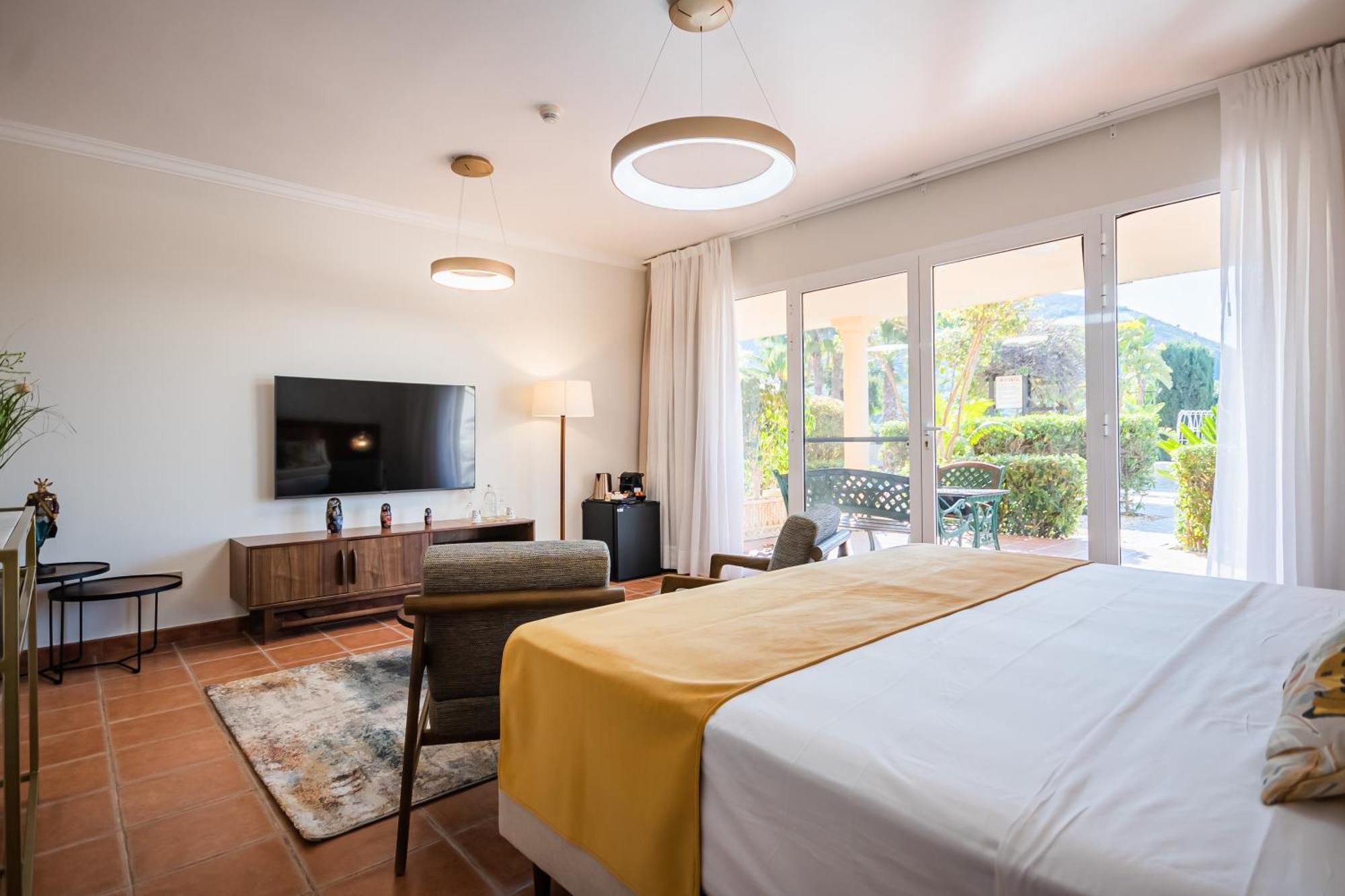 โฮเทล เรสเตารันเต ลา ปลันตาซิออน Hotel ฟีเนสตรัต ภายนอก รูปภาพ